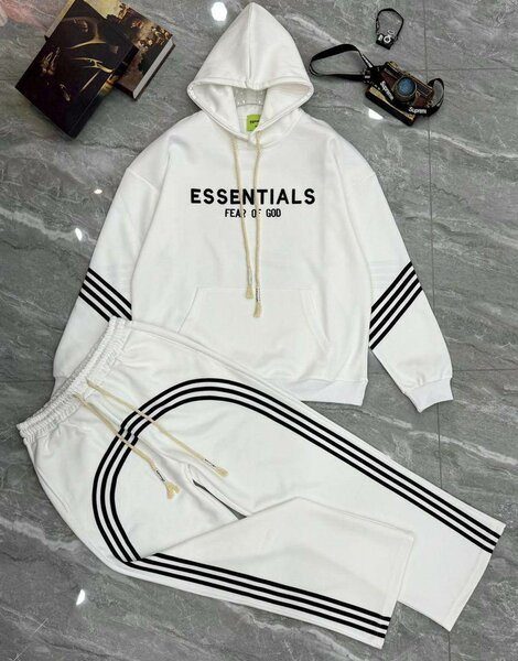 Ensemble Jogging Essentials