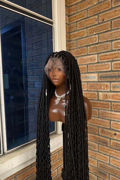 Perruque tressée bouclée