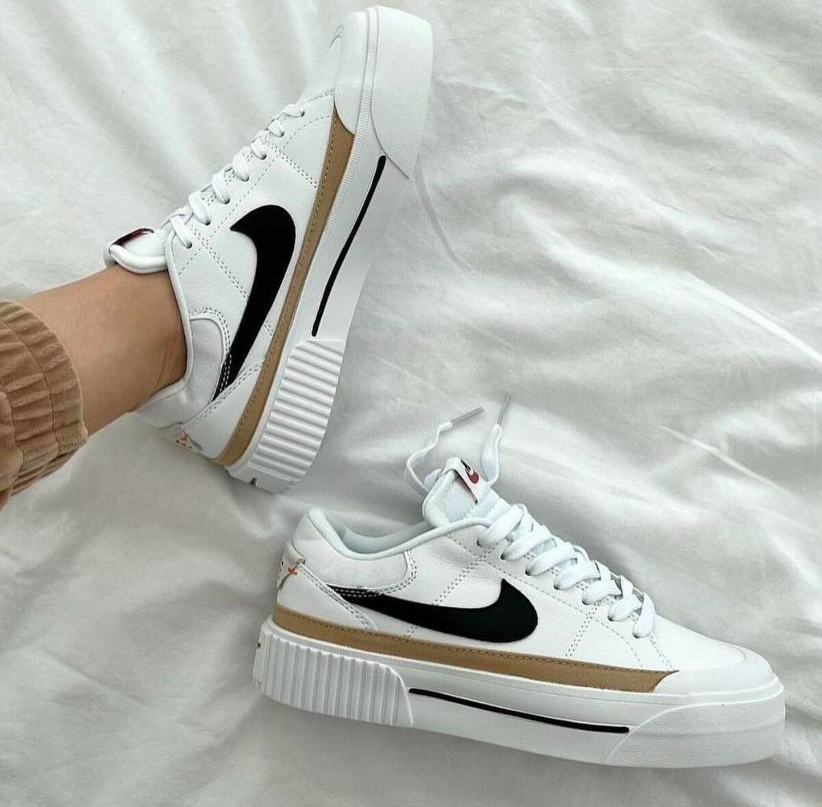 NIKE CLASSIC