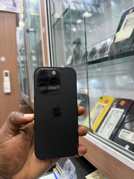 14 pro 128Go tout est dorigin