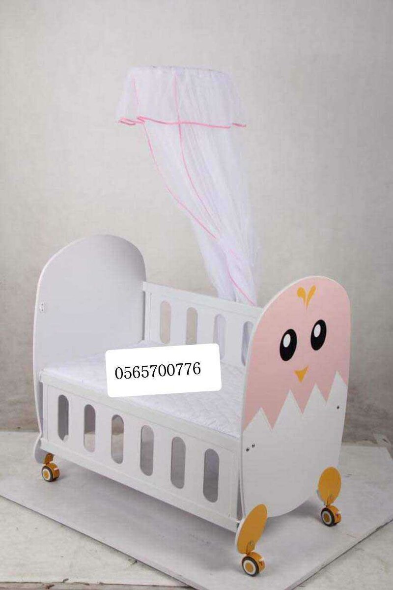 Berceau bébé en bois avec moustiquaire