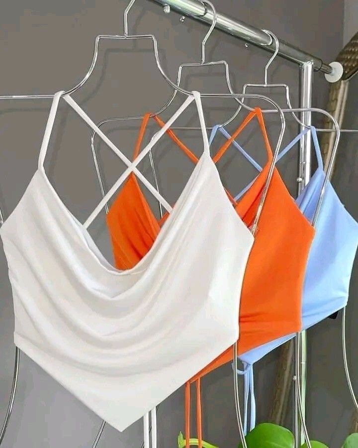 Top dos nu élégant pour femme