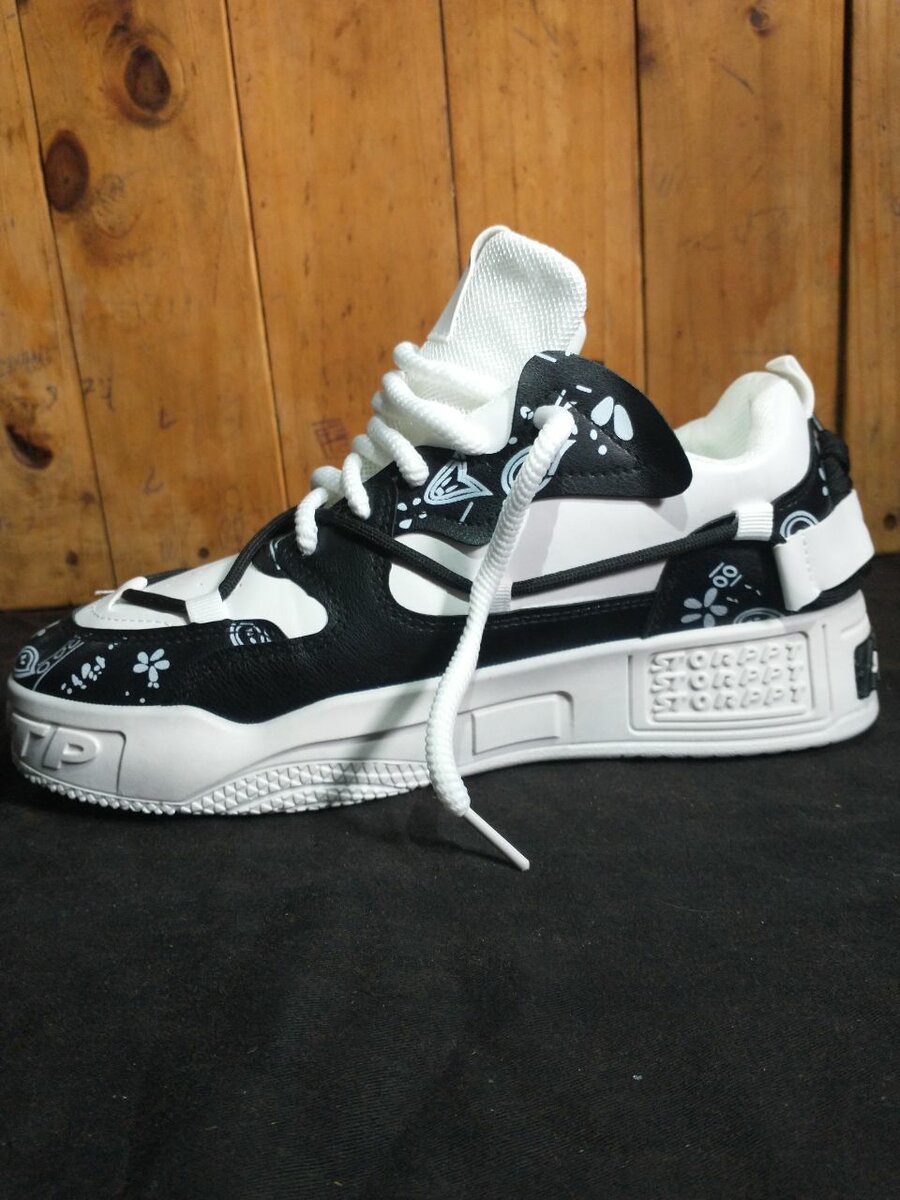 Chaussures Nike noir et blanc