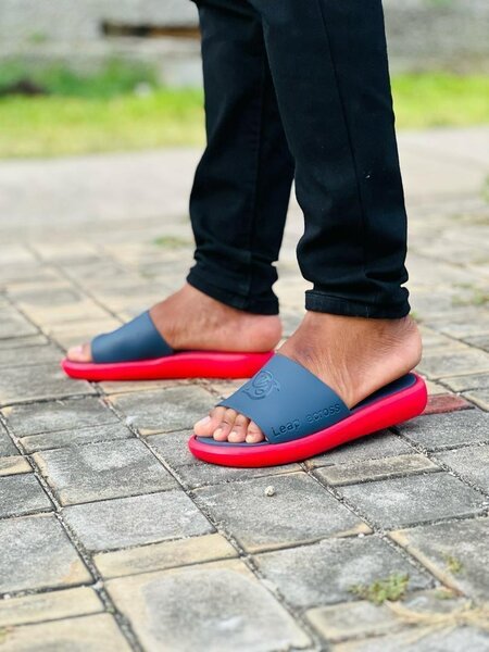 Claquettes confortables homme