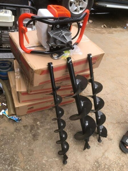 Tarière thermique puissante