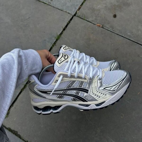 Chaussures Asics pour homme et femme