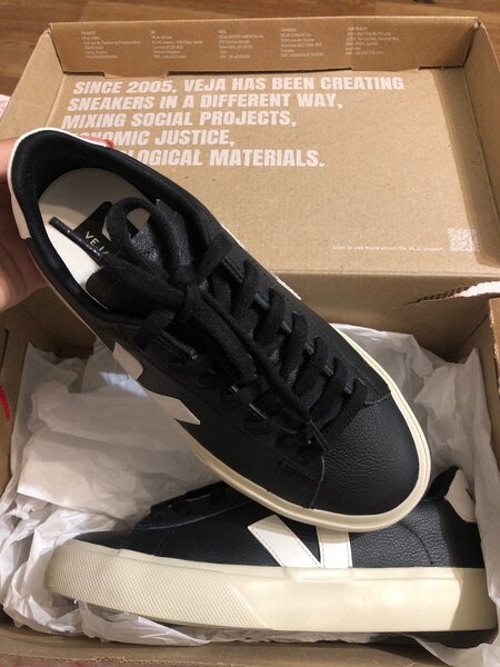 Новые Veja. Размер между 36/37, длина стопы 23см