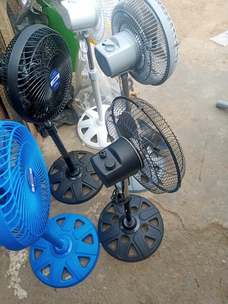 Ventilateur sur pied réglable