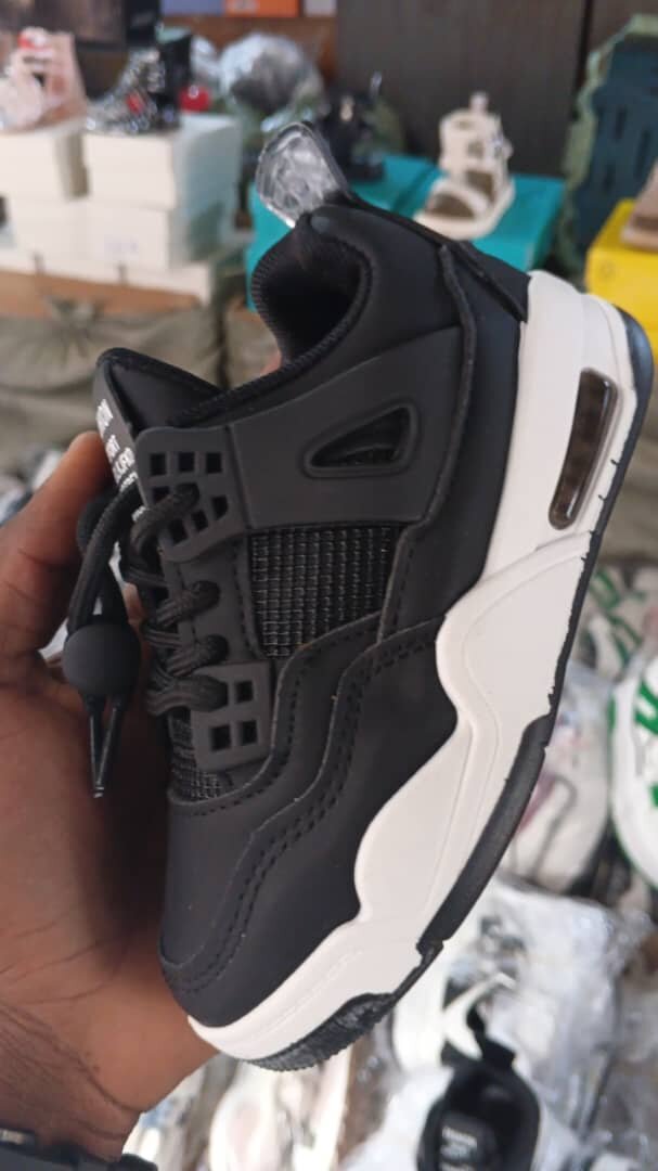 Baskets enfants modernes