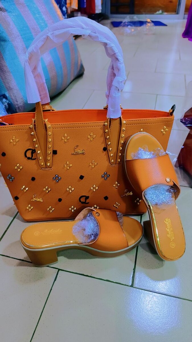 Ensemble sac et sandales élégantes