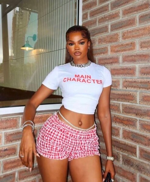 T-shirt "Main Character" femme