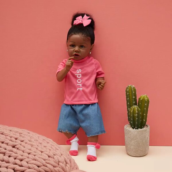 Poupée réaliste bébé fille