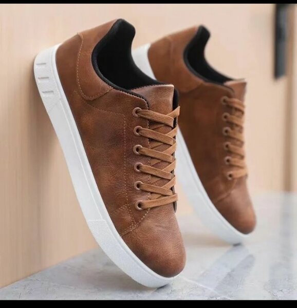 Baskets en cuir marron