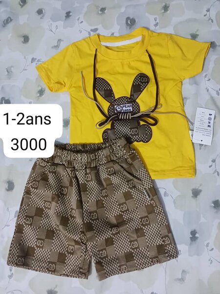 Ensemble T-shirt et Short Bébé