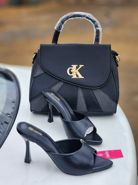 Sandales compensées chic