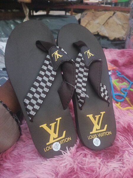 Tongs de luxe confortables