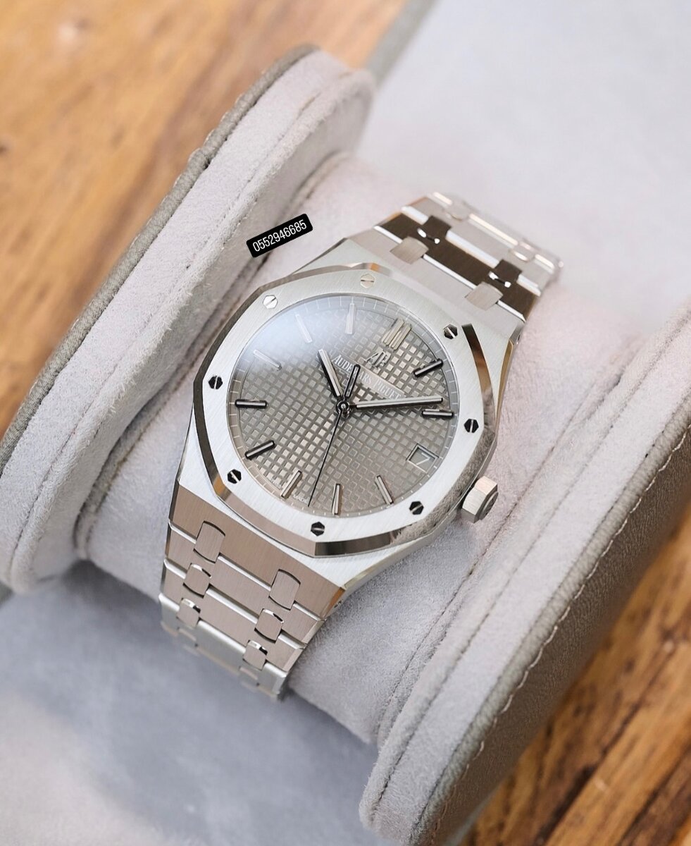 Elegant Men's Wristwatch