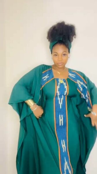 Robe magnifique avec Foulard