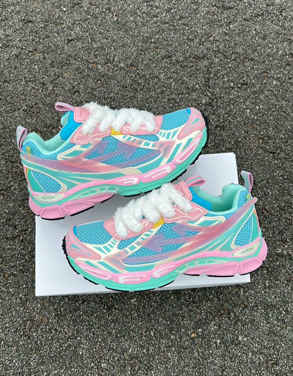 Baskets colorées et confortables