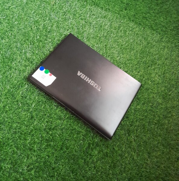 Cute & light like paper  Toshiba Dynabook