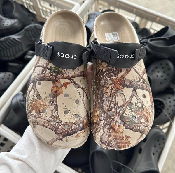 Sabots Crocs camouflage