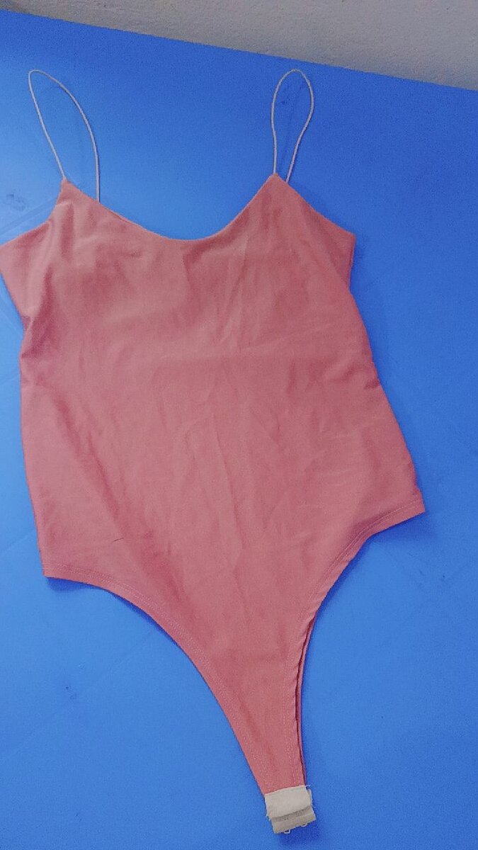 Body femme élégant rose