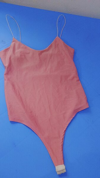 Body femme élégant rose