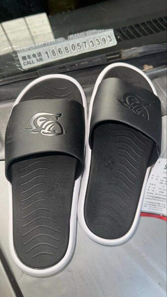 Claquettes confortables unisexes