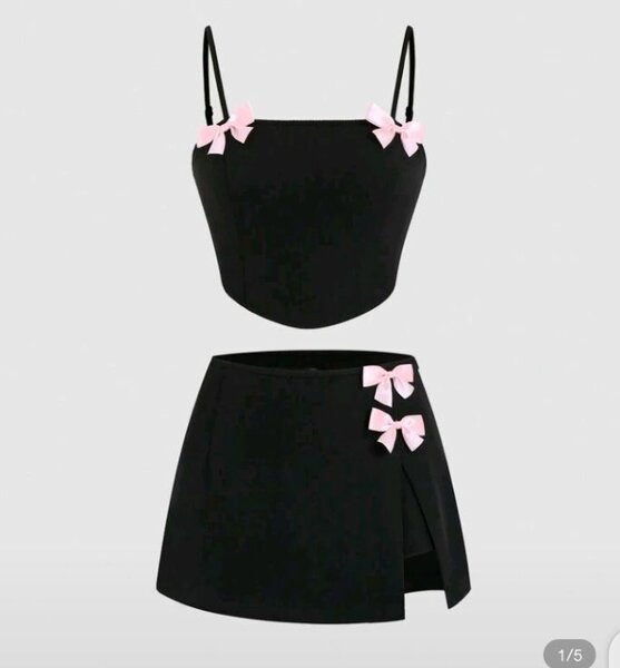 Ensemble jupe et haut noir avec nœuds