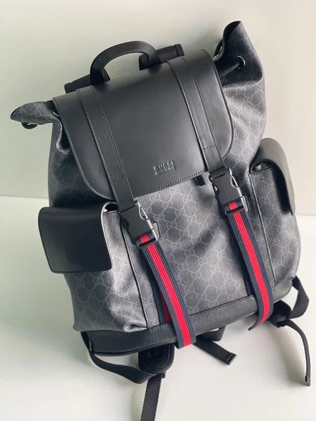 Sac à dos moderne en cuir