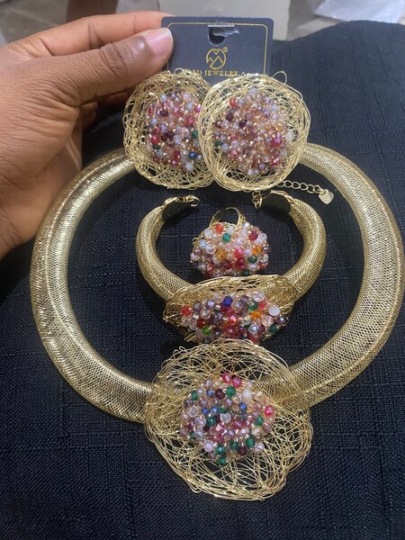 Parure de bijoux en or élégante