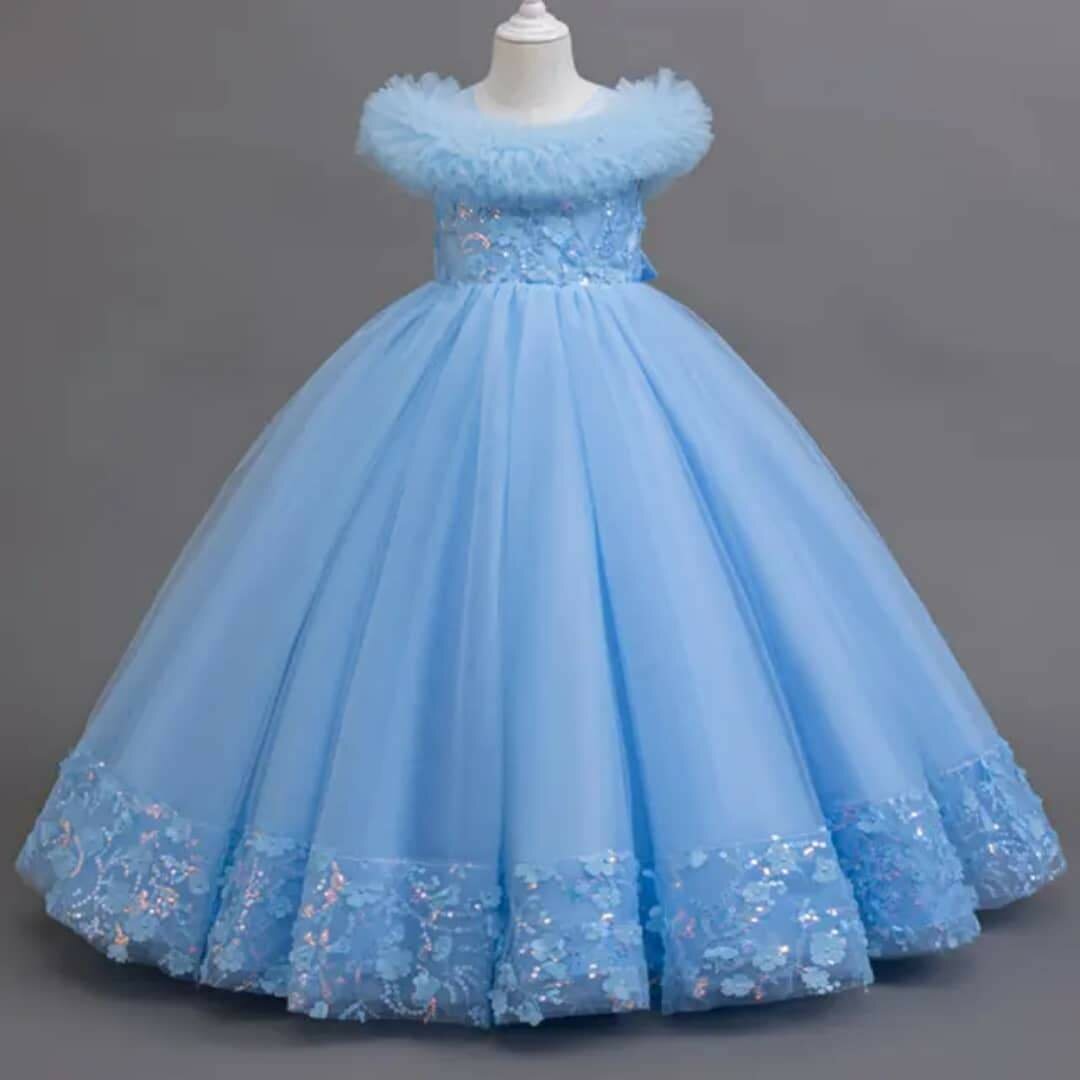 Robe de princesse en tulle bleu