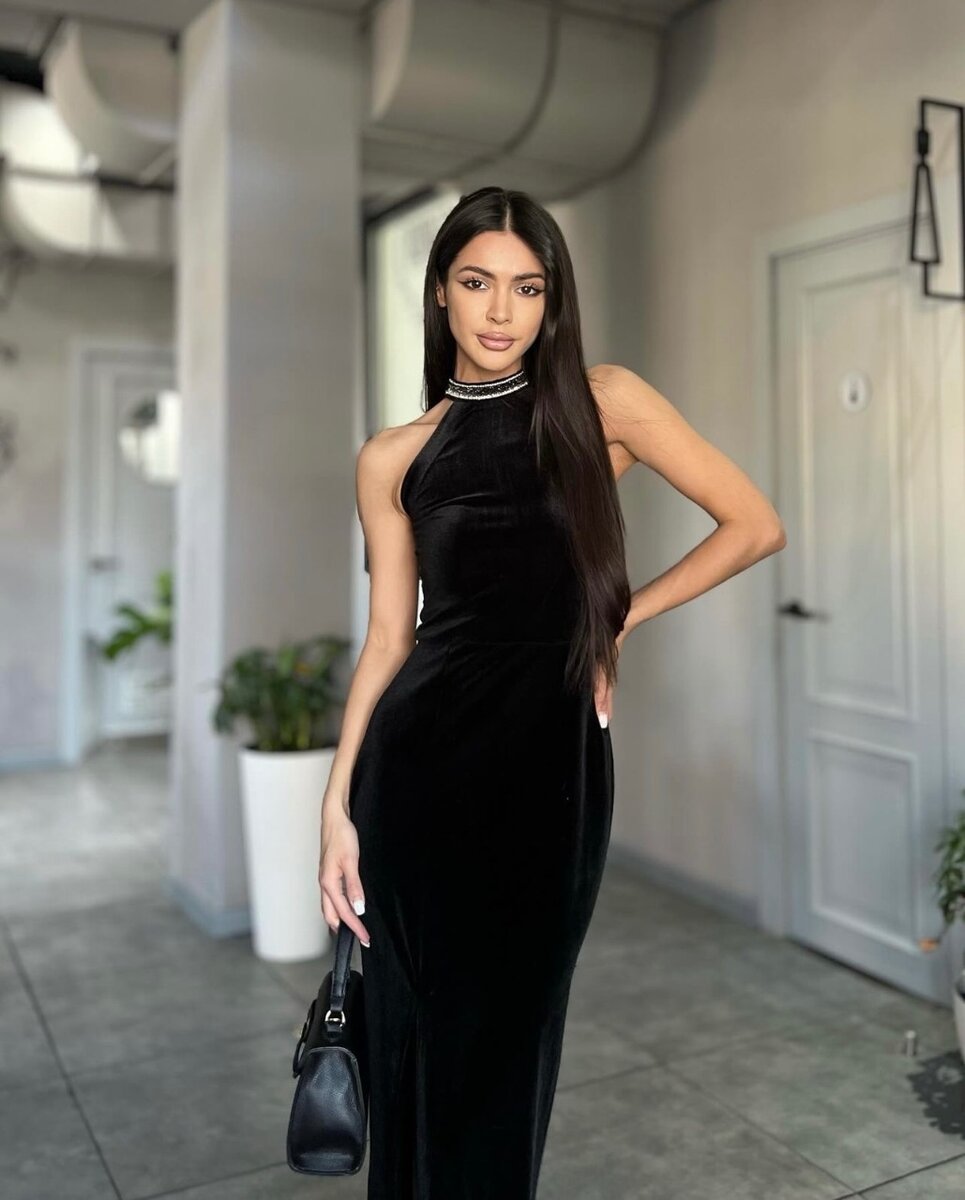 Черное платье