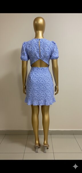 Robe bleue à imprimé floral