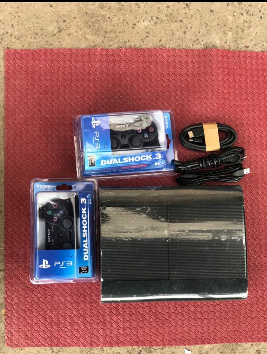 PlayStation 3 PS3 Slim slim pack complet prêt à jouer !