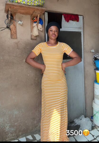 Robe longue rayée élégante