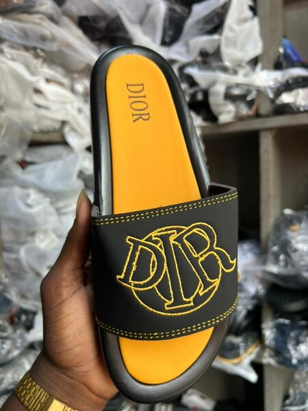 Tongs Dior Noir et Jaune