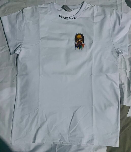 T-shirt graphique Isra Brand