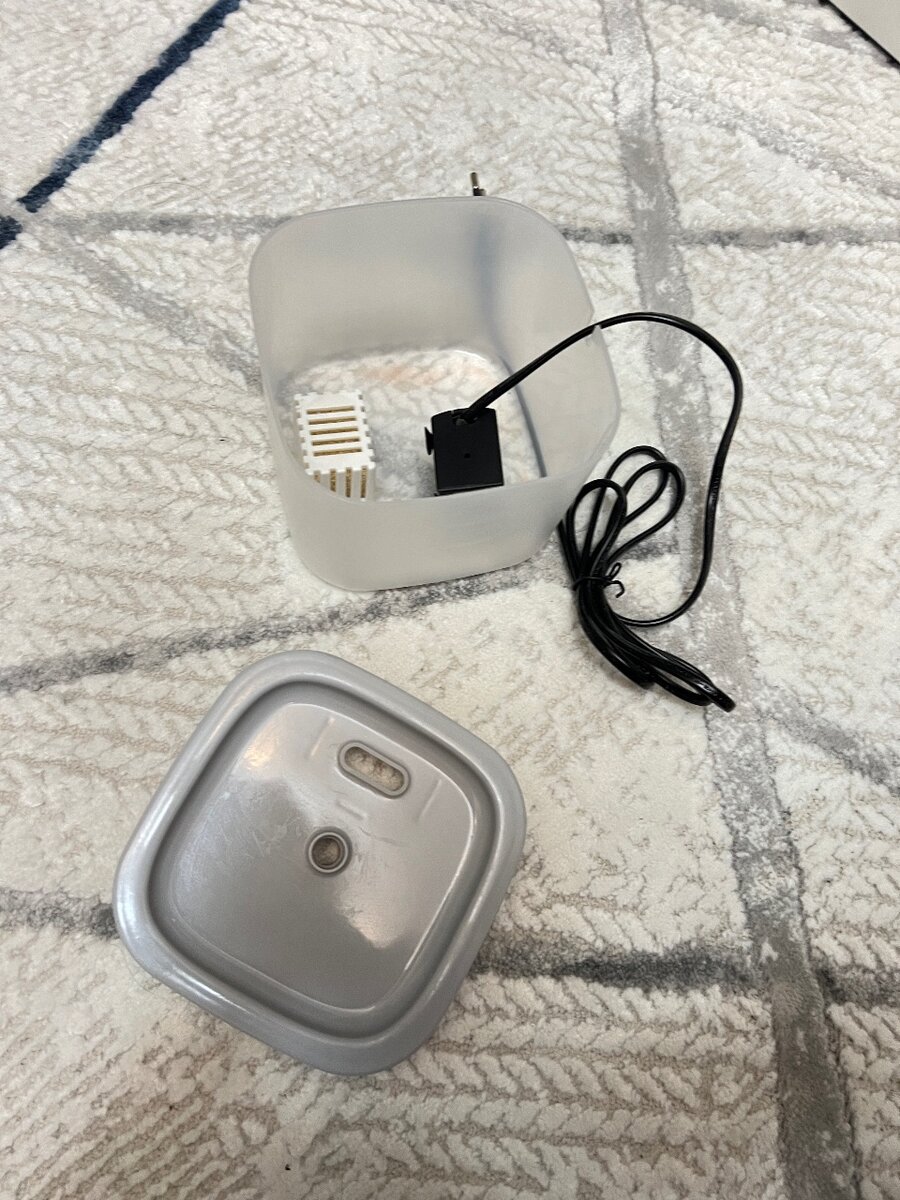 Поилка (новая) миска и лопатка