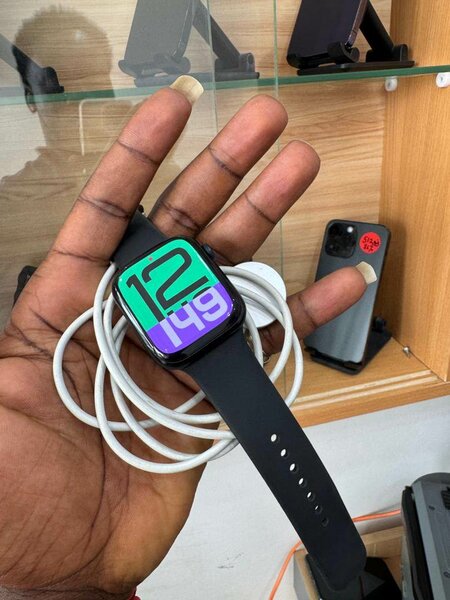 Series 9 44MM Neat as new 100 BH