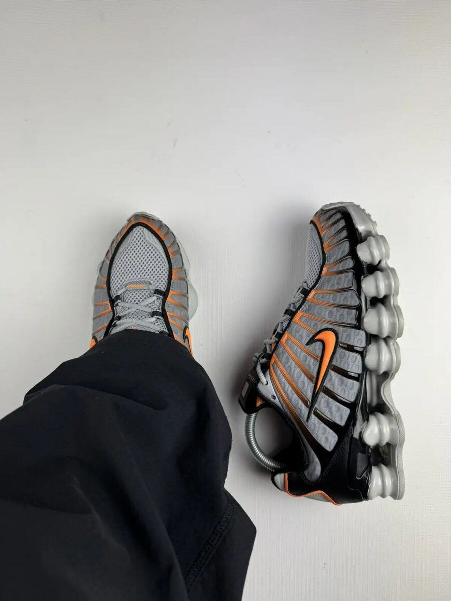 Baskets Nike Shox Orange