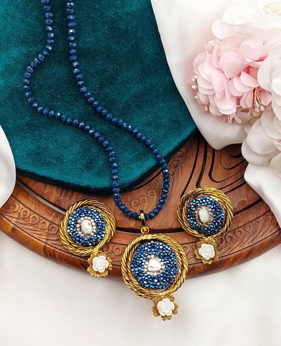 Ladies wedding set Necklace and earrings