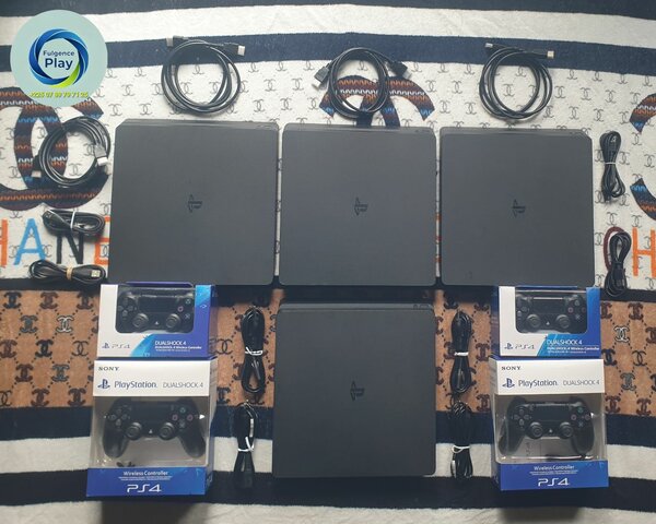 Console PS4 Slim encore neuve