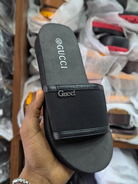 Tongs Noires Élégantes pour Hommes