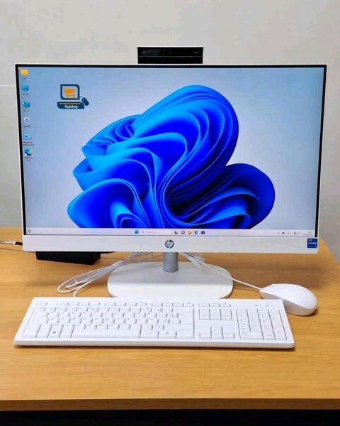 Écran PC tout-en-un moderne