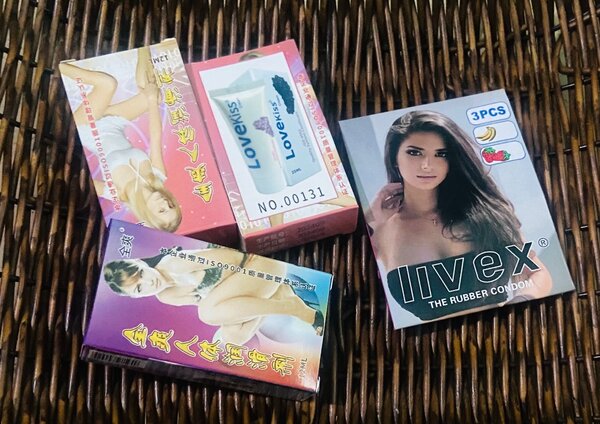 3 Préservatifs + 3 lubrifiant