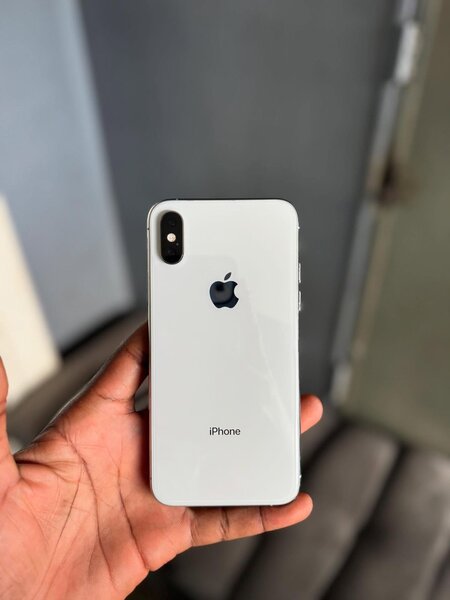 iPhone X 64 Go blanc