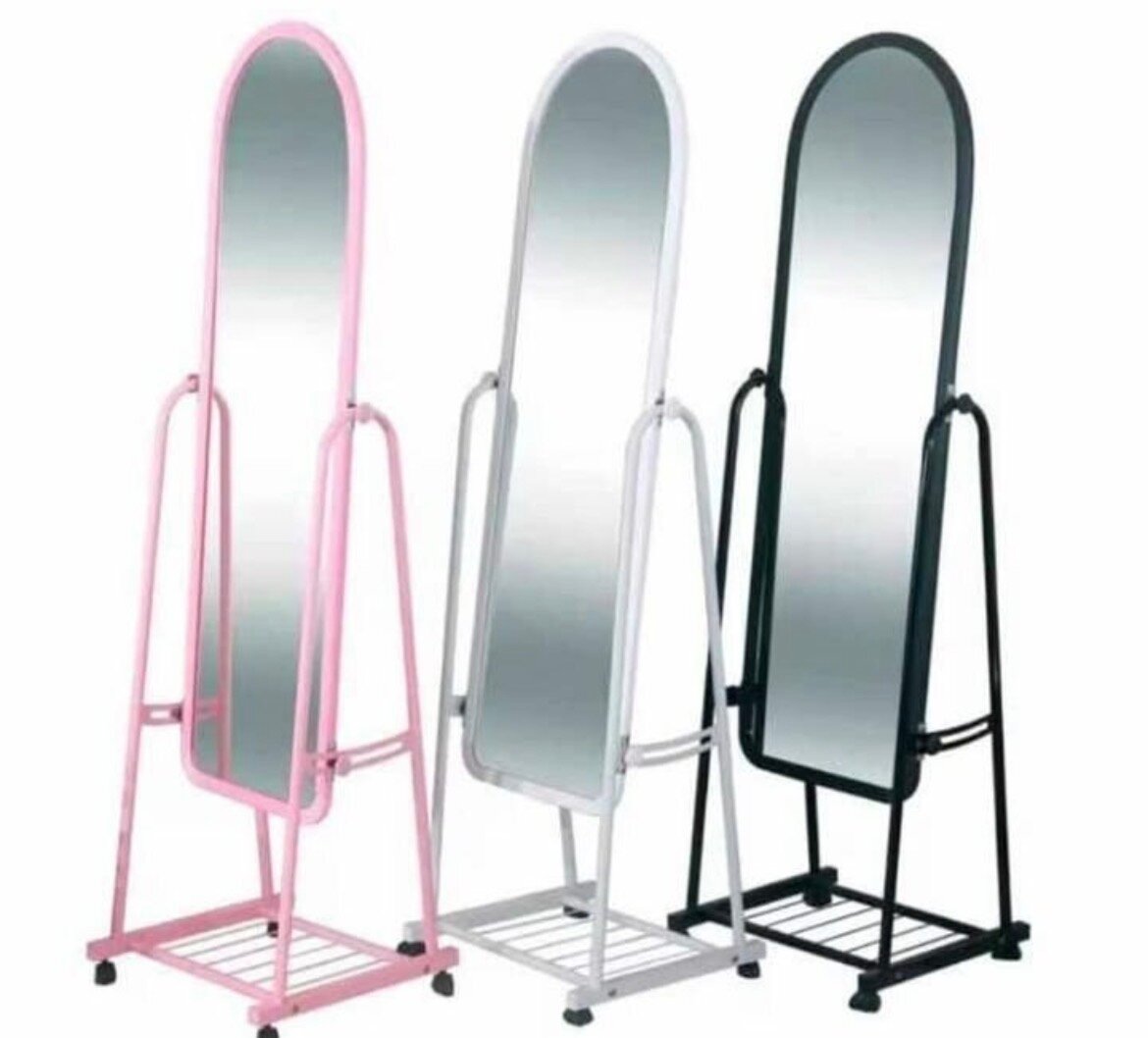 Miroir sur pied en métal