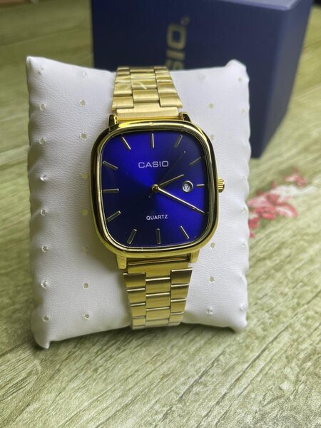 Montre Dorée Casio Quartz