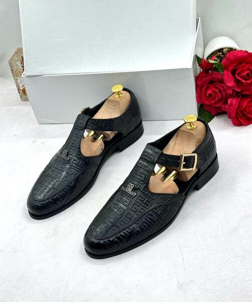 Dress shoes